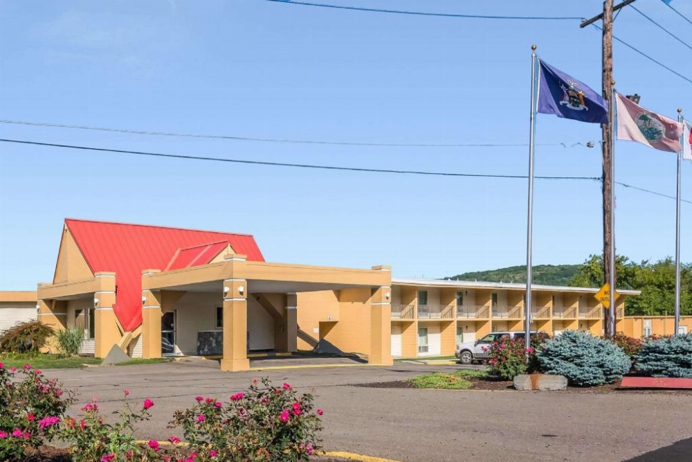 Econo Lodge Inn & Suites Binghamton